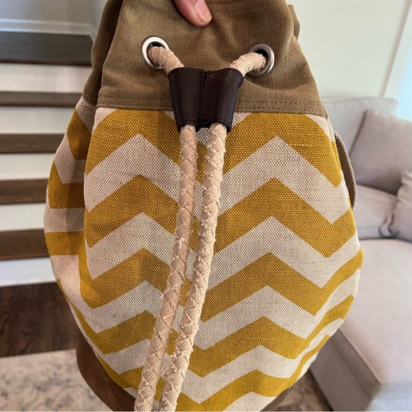 TOMS Reef Chevron Canvas Drawstring Bag - Picture 1 of 4